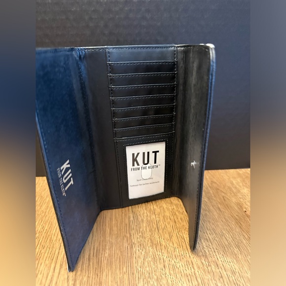 KUT From The Kloth Slim Striped Wallet Purse Black & White Vegan Leather NIB - Picture 7 of 7